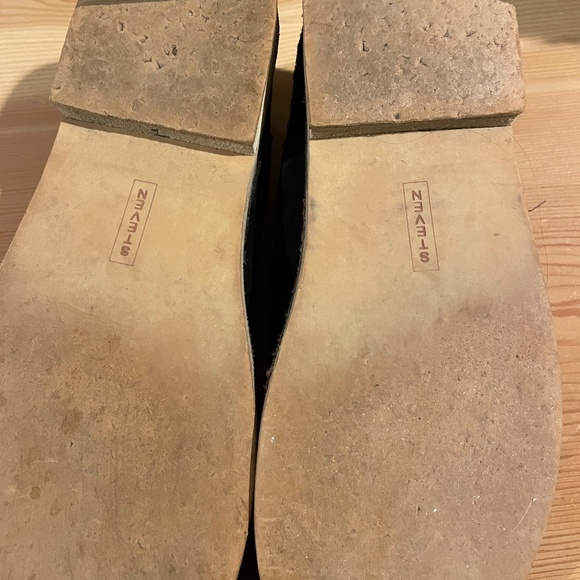 Black suede Steve Madden booties size 8 - Picture 5 of 5